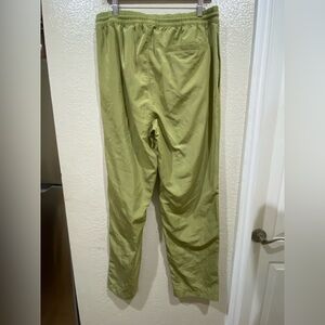 ALO Yoga Green Sweatpants track pant  Relaxed Fit Elastic Waist